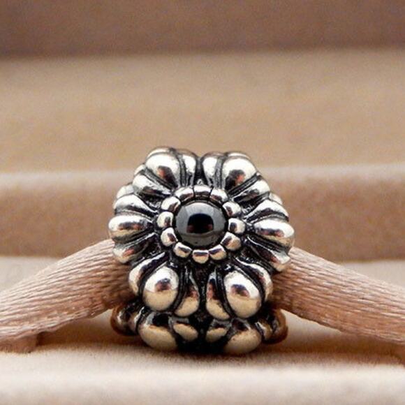 PANDORA Hematite Flower Bead Charm  in Sterling Silver 925 ALE 790580 - Picture 2 of 3